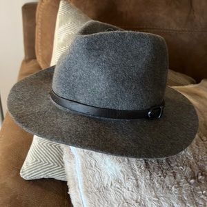Grey Felt Wide Brim Fedora